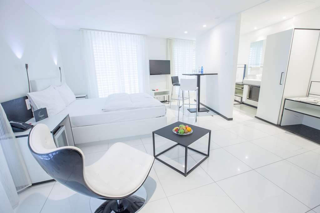 רגנסדורף Residence Thessoni Home Zurich -Self Checkin -No Restaurants-Short&Longstay חדר תמונה